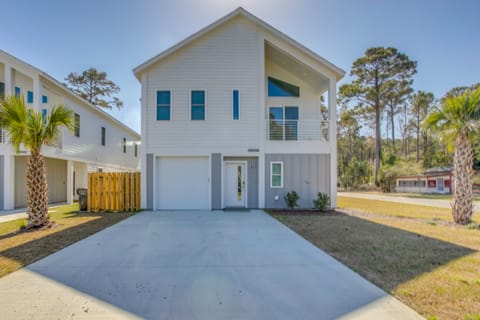 Carolina Beach Vacation Home Near Boardwalk Apartment in Carolina Beach