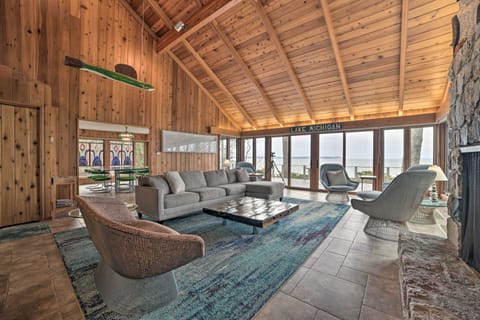 Spacious Lake Leelanau Home on Lake Michigan! House in Leland