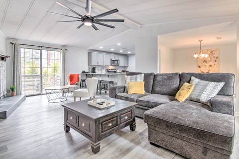 Cozy Asheville Cottage w/ Grill & Fire Pit! Cottage in Buncombe County