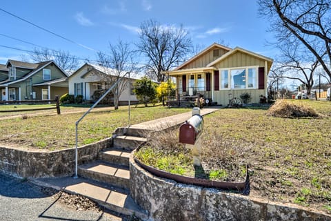 Charming Home Near Downtown Fredericksburg! House in Fredericksburg