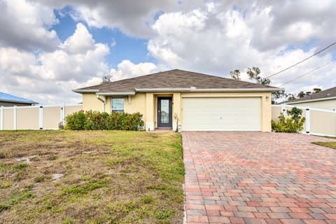 Cape Coral Getaway ~ 14 Mi to the Beach! House in North Fort Myers