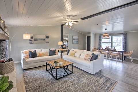Airy Mabank Vacation Rental: Decks, Lake View House in Cedar Creek Reservoir