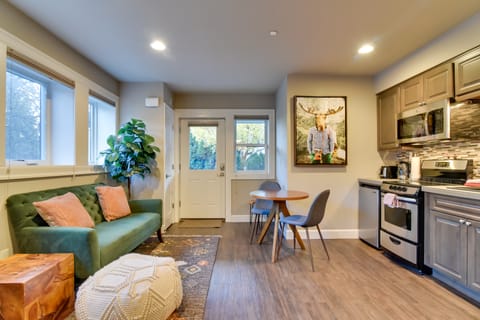 Walkable Portland Studio < 1 Mi to Dtwn! Apartment in Portland