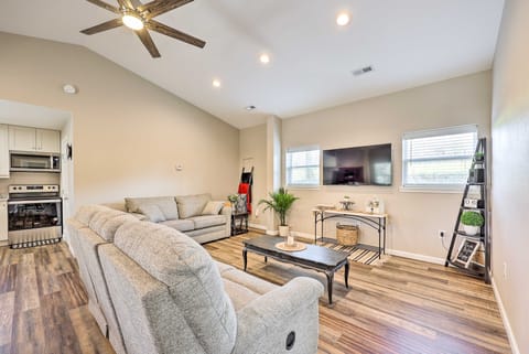 Eureka Springs Area Home w/ Porch, Grill! House in Arkansas