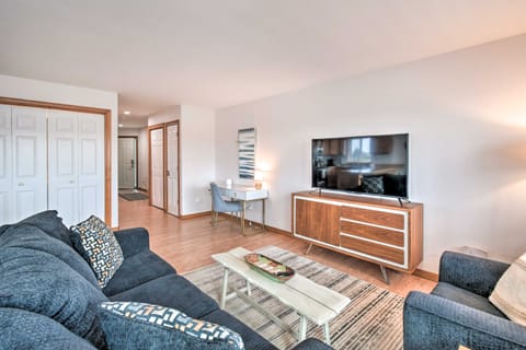 Canal-Front Vacation Rental in Ocean Shores Apartment in Ocean Shores