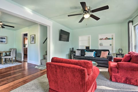 Centrally Located Home - 7 Miles to Siesta Key! House in Sarasota