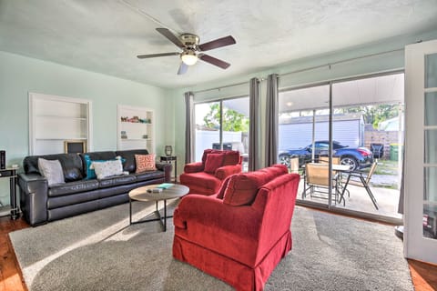 Centrally Located Home - 7 Miles to Siesta Key! House in Sarasota