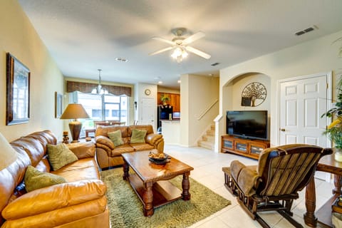 Kissimmee Resort Townhome w/ Pool, Hot Tub Appartamento in Poinciana