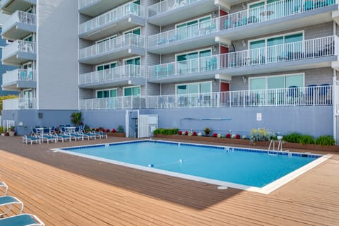 End-Unit Ocean City Condo w/ Panoramic Views! Apartment in Ocean City