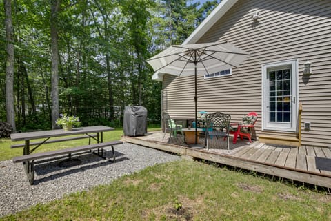 Maine Cottage w/ Dock & Kayaks, Near Augusta! Cottage in Augusta