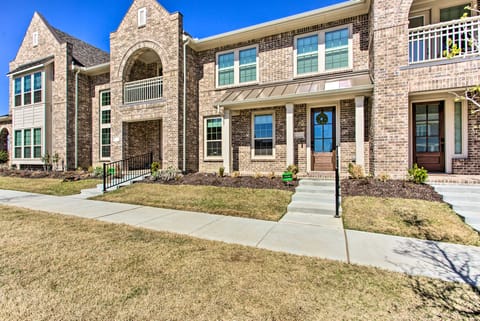 Family Townhome ~ 7 Mi to Lewisville Lake! Apartment in Frisco