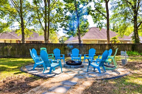 Ocean Springs Home w/ Fire Pit & Game Room! Casa in Biloxi