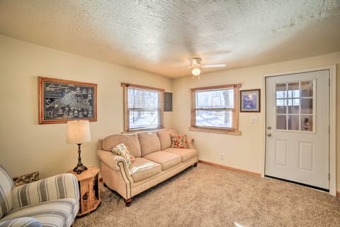 Sunroom, Deck & Grills: Marquette Cottage! Cottage in Marquette