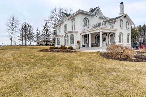 Historic Brookfield Farm Home ~ 14 Mi to Milwaukee House in Brookfield