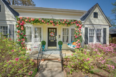 'The Pink Azalea' - Tyler Home w/ Yard + Patio! House in Tyler