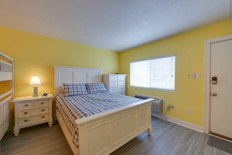 Ocean City Condo w/ Pool: Walk to Boardwalk! Apartment in Ocean City