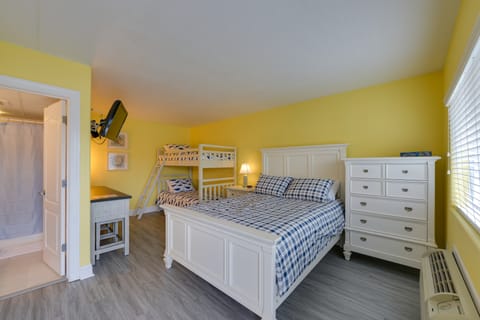 Ocean City Condo w/ Pool: Walk to Boardwalk! Apartment in Ocean City