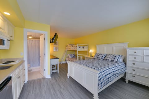 Ocean City Condo w/ Pool: Walk to Boardwalk! Apartment in Ocean City