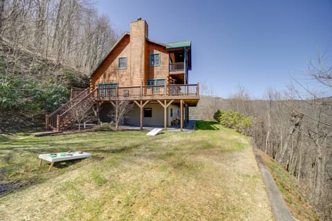 Waynesville Vacation Rental w/ Mountain Views! House in Ivy Hill