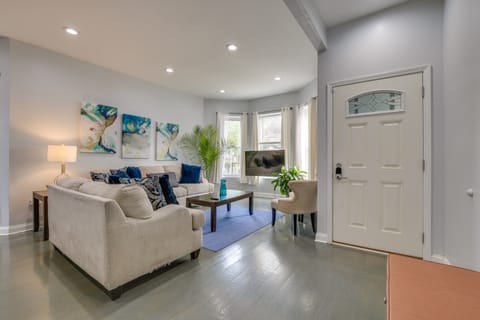 Chicago Vacation Rental Apt ~ 7 Mi to Downtown Apartment in Chicago