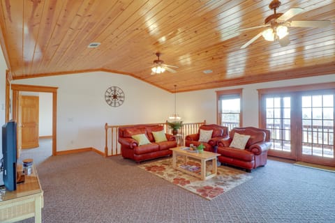 Ozark Mtn Views & Lake Access: Shirley Home House in Fairfield Bay