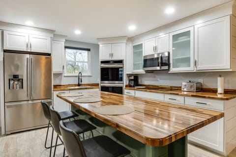 Modern Indianapolis Home < 2 Mi to Downtown! House in Indianapolis