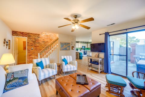 Kitty Hawk Vacation Rental: 1 Mi to Beaches! Apartment in Kitty Hawk