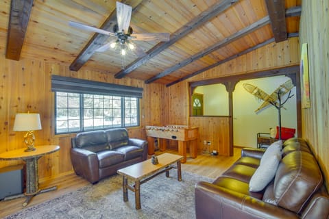 Big Bear Cabin w/ Deck: 2 Mi to Lake & Snow Summit House in Big Bear