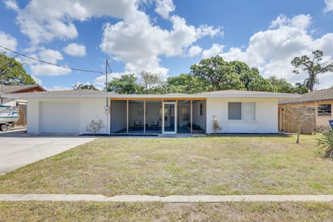 Airy Bradenton Vacation Rental w/ Patio, Gas Grill House in Bradenton