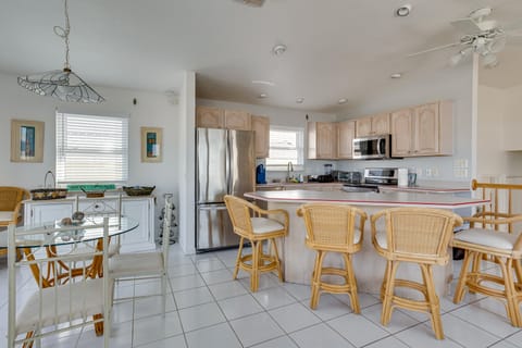 Nettles Island, Jensen Beach Home w/ Patio & Grill House in Hutchinson Island