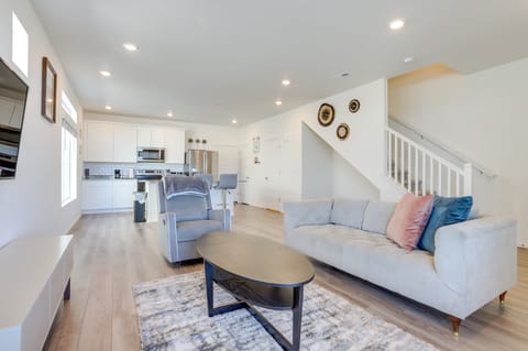 Near Hiking, Golfing & Fishing: Colorado Retreat! Apartment in Commerce City