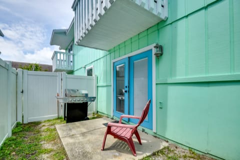 New Smyrna Beach Vacation Rental < 1/2 Mi to Beach Apartment in Edgewater