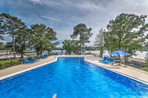 ‘Rory’s Roost’ Hot Springs Condo on Lake Hamilton! Apartment in Rockwell