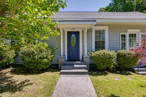 Quaint Anderson Home w/ Sunroom, Walk To Downtown! House in Anderson