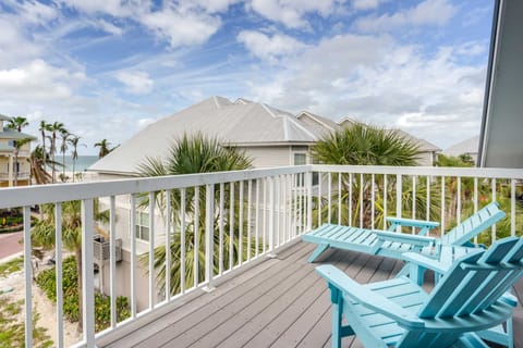 Bonita Springs Vacation Rental: Walk to Beach Apartment in North Naples