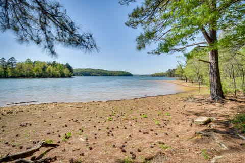 Secluded Hayesville Cabin Rental w/ Deck & Grill! House in Chatuge Lake