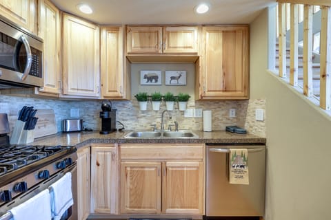 Colorado Cabin Getaway Near Pikes Peak! House in Colorado