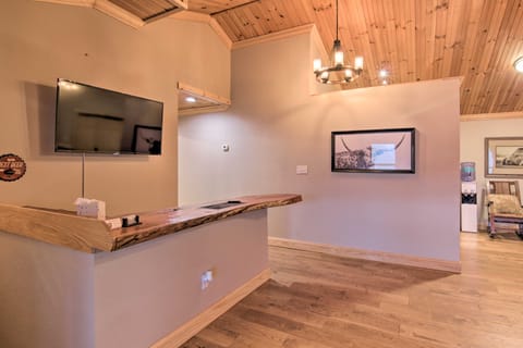 Marshall Home w/ Mountain View, 5 Mi to Downtown! House in Buncombe County