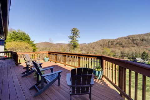 Banner Elk Retreat - Deck, Grill & Mountain Views! Apartment in Banner Elk