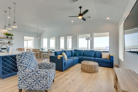 Modern Galveston Vacation Rental: Steps to Beach! House in Galveston Island