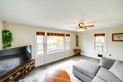 Columbia City Vacation Rental w/ Lake Access Cottage in Indiana