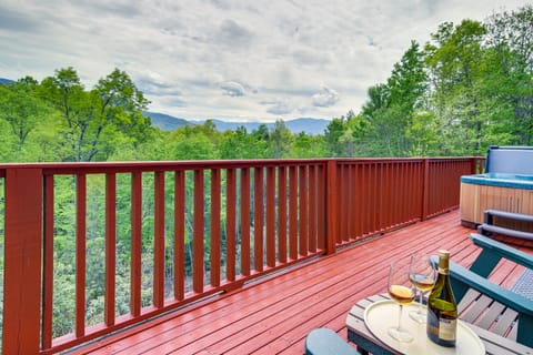 Quiet Gatlinburg Cabin w/ Lookout Decks & Hot Tub! House in Pittman Center