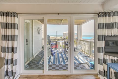 Carolina Beach Condo w/ Community Pool Apartment in Carolina Beach