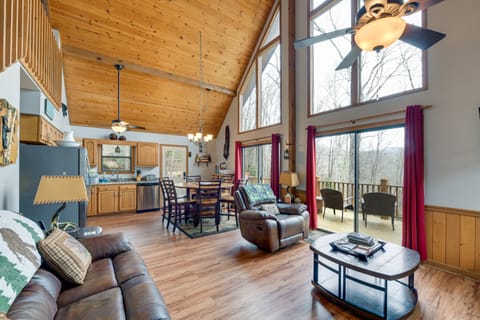 Mountain-View Robbinsville Cabin w/ Hot Tub! House in Stecoah