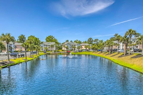 Resort-Style Myrtle Beach Condo w/ Pool Access! Apartment in Carolina Forest