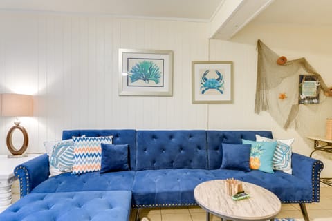 ‘Cabana Breeze' Rockport Rental: 2 Blocks to Bay! Apartment in Rockport