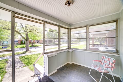 Cozy Indiana Getaway Near Washington Park Zoo! House in Michigan City