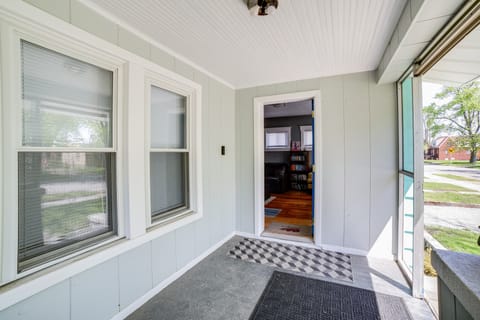 Cozy Indiana Getaway Near Washington Park Zoo! House in Michigan City