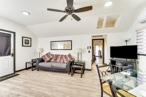 Springdale Vacation Rental ~ 9 Mi to Fayetteville! Cottage in Springdale