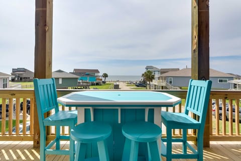 Gorgeous Galveston Beach House - Steps to Coast! House in Hitchcock